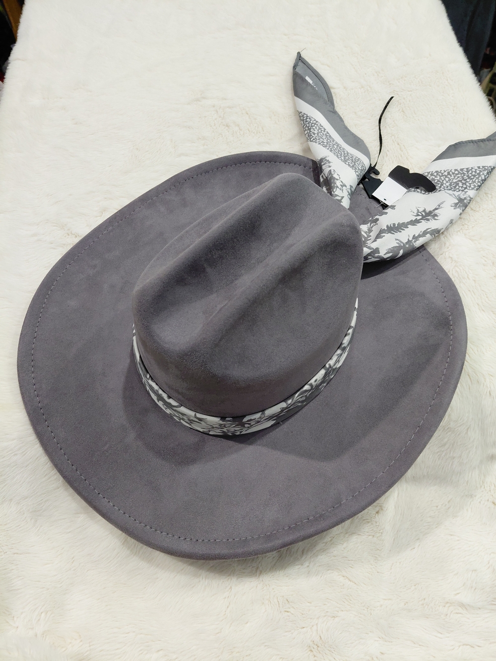 NWT Forever 21 Gray Wide-Brim Fedora with Printed Band